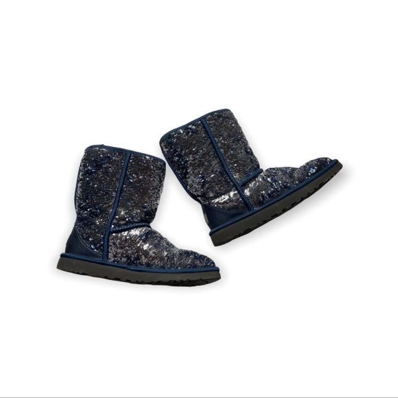 UGG seguined Classic Short boots Size: 8 - Picture 2 of 9